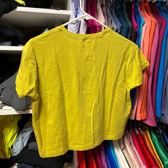 Lululemon cates tee nwt pear color - Picture 5 of 10